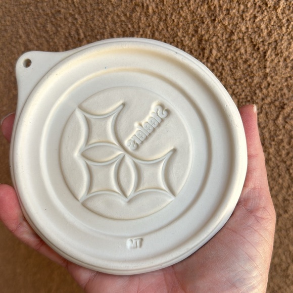 NWOT Pittsburgh Steelers NFL Pfaltzgraff
5" Cookie Mold VINTAGE RARE - Picture 9 of 11